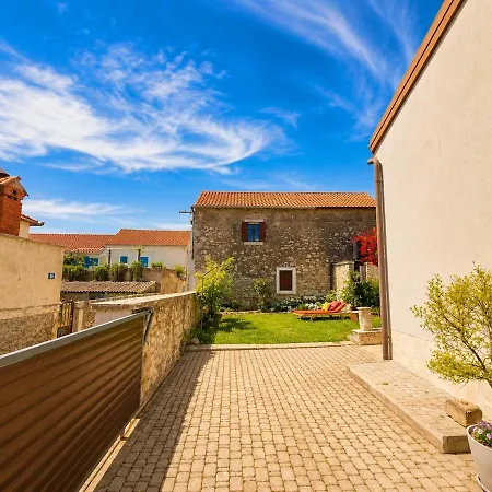 House Biba * Petrcane